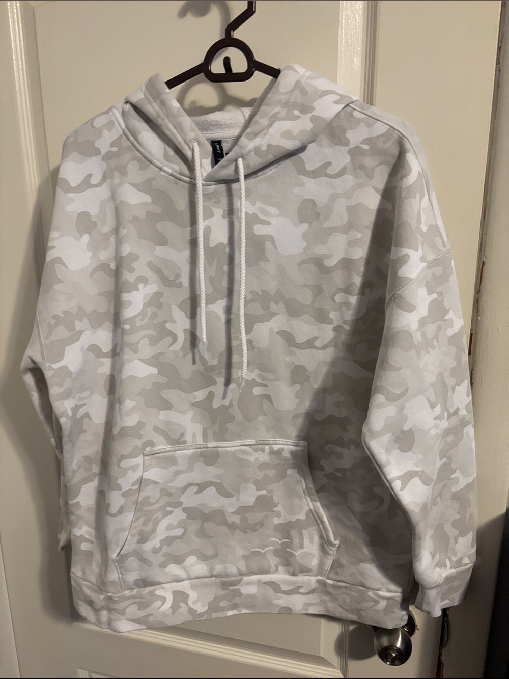 Women's White & Light Gray Camo Pullover Hoodie